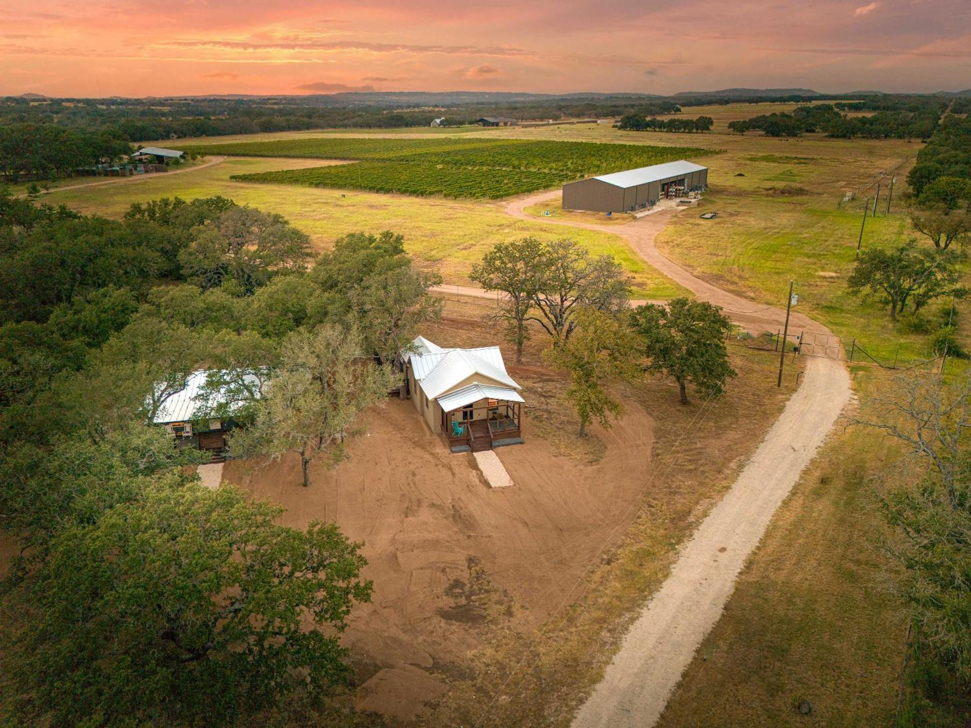 Ab Astris - Starry Night Cottage 1 Stonewall Exterior foto